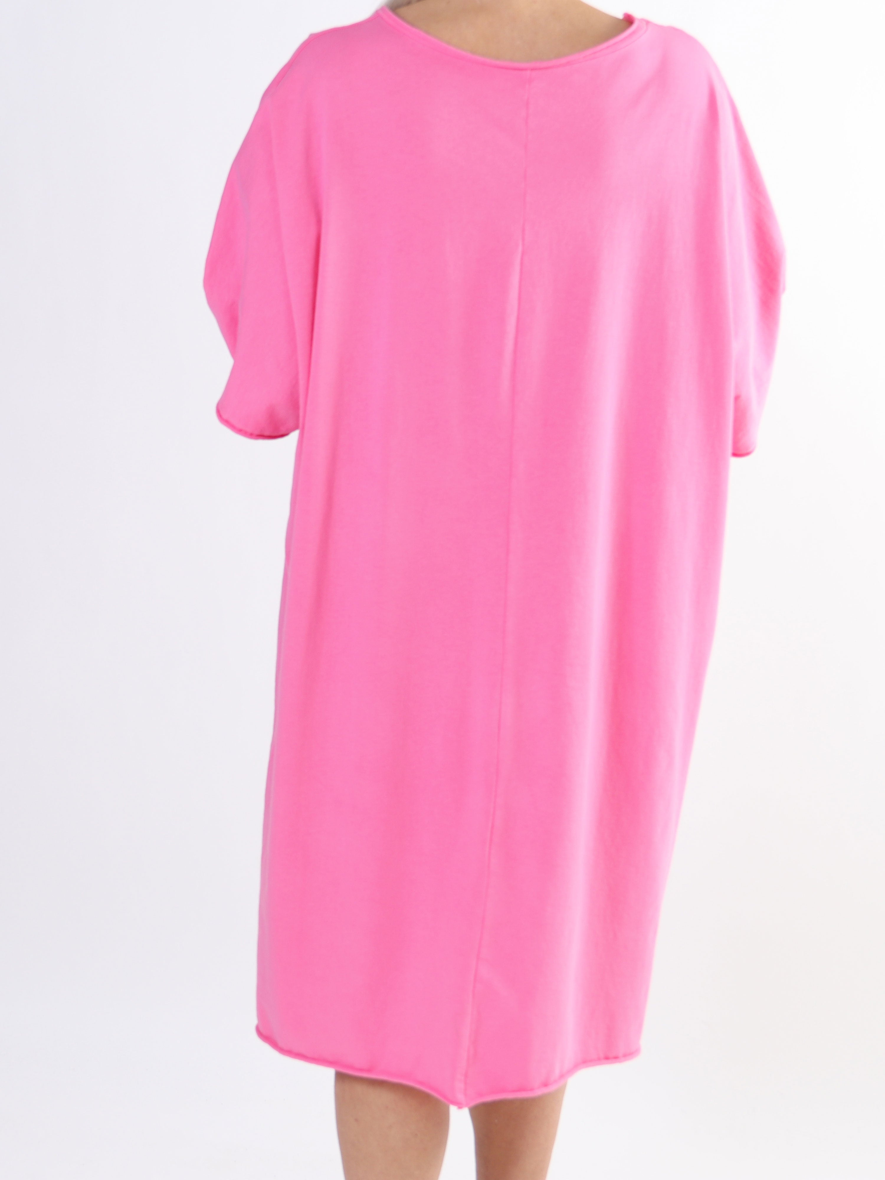 Shila - T-shirtklänning i bomull med paljetthjärta i plusstorlek